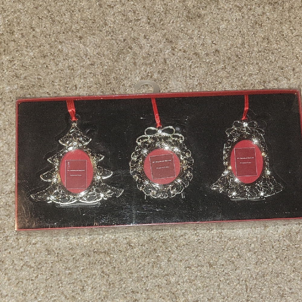 St. Nicholas Square Silver Christmas Ornament Set